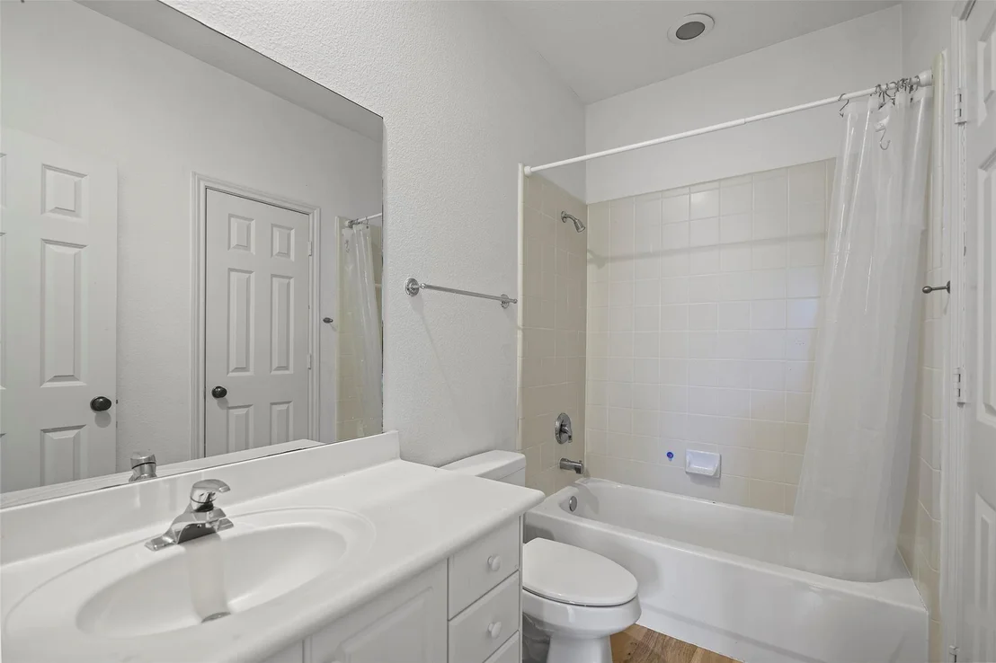 Photo of 98 E Beckonvale Circle