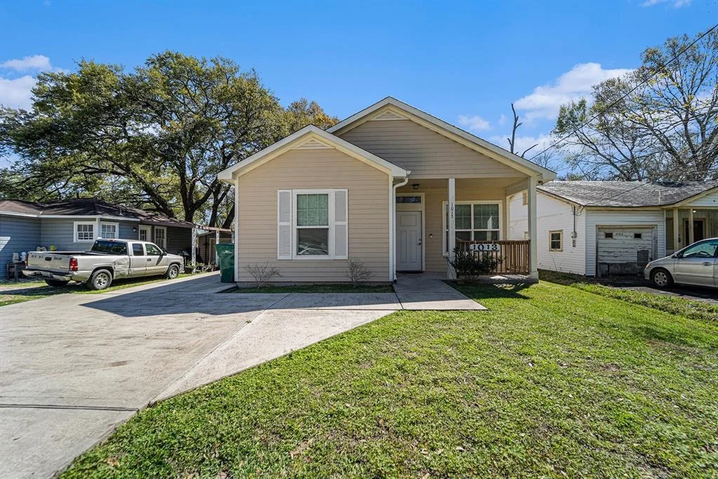 Photo of 1013 Veronica Street
