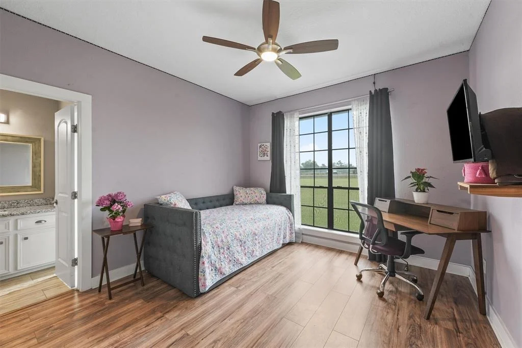 Photo of 7522 Fairchild Road