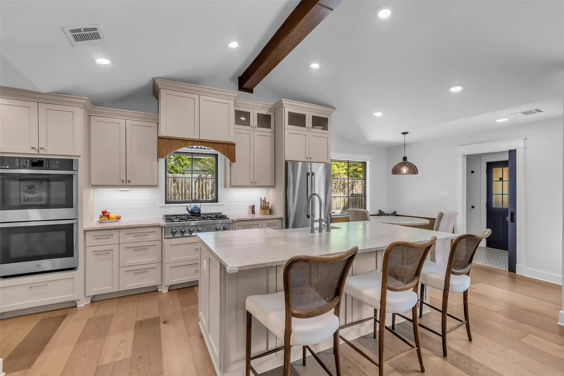 Photo of 606 Hallie Drive