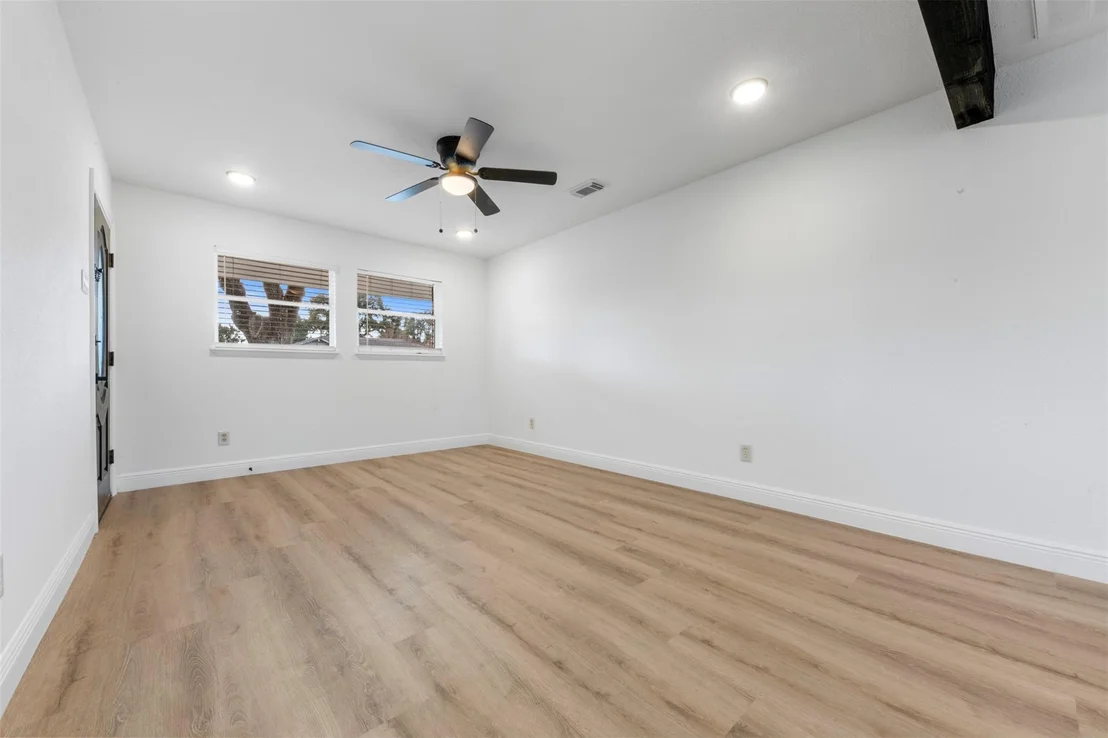 Photo of 5734 Farwell Drive