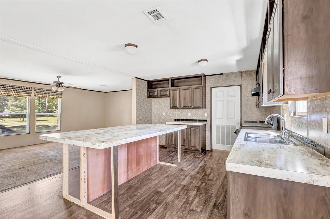 Photo of 1693 County Road 6763