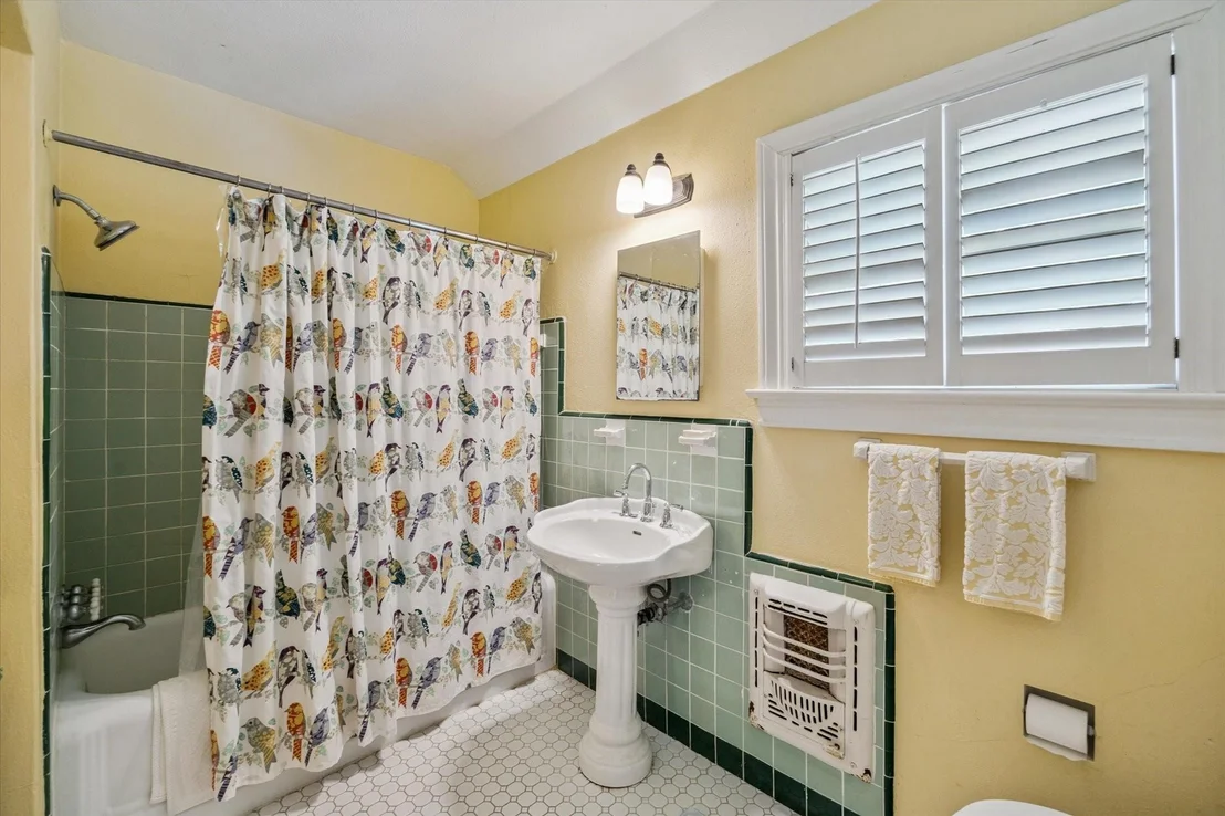 Photo of 3132 Nottingham Street