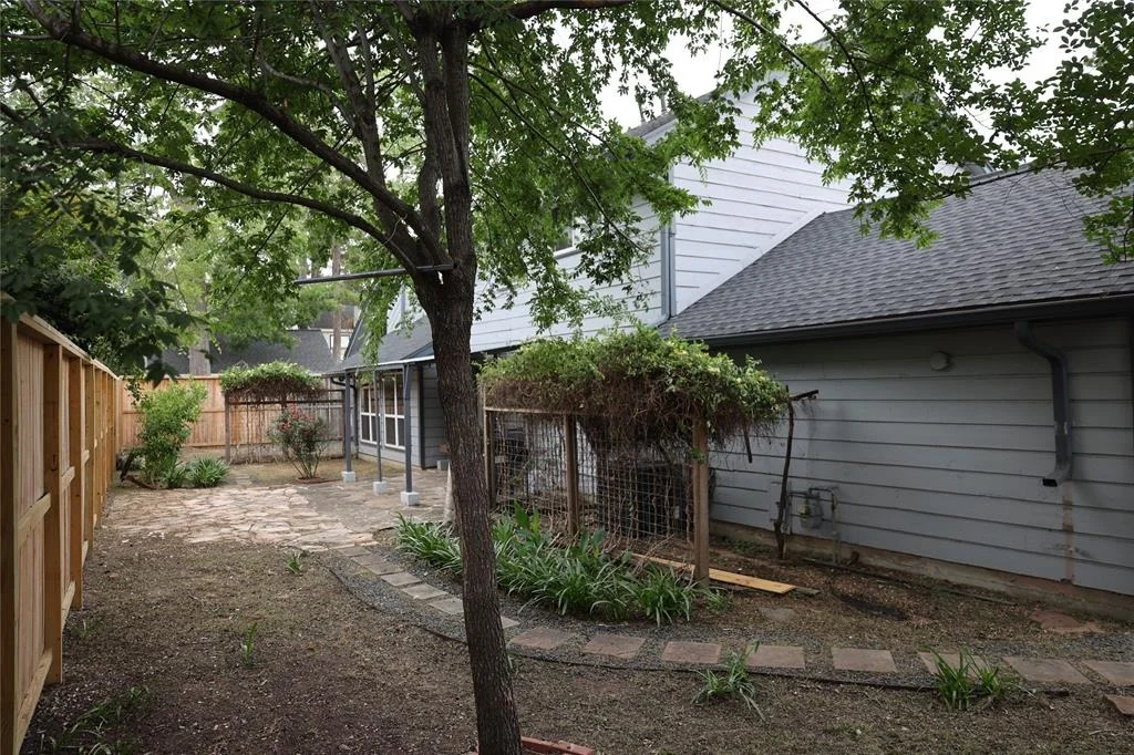 Photo of 1035 Wirt Road