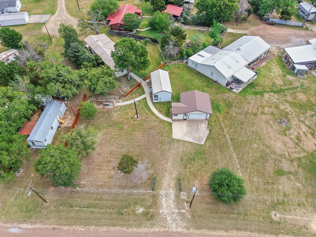 Photo of 412 Leaning Oak Lane