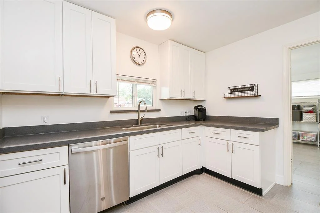 Photo of 9427 Springmont Drive