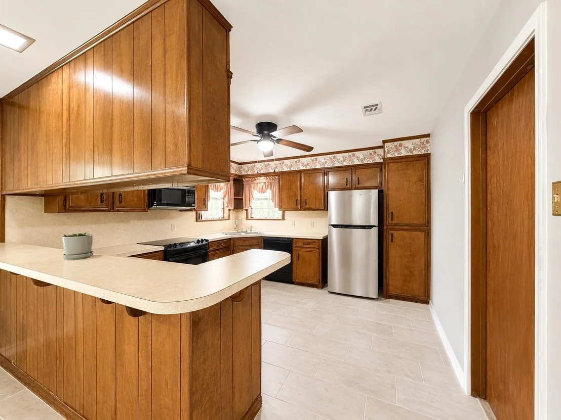 Photo of 708 Shady Lane