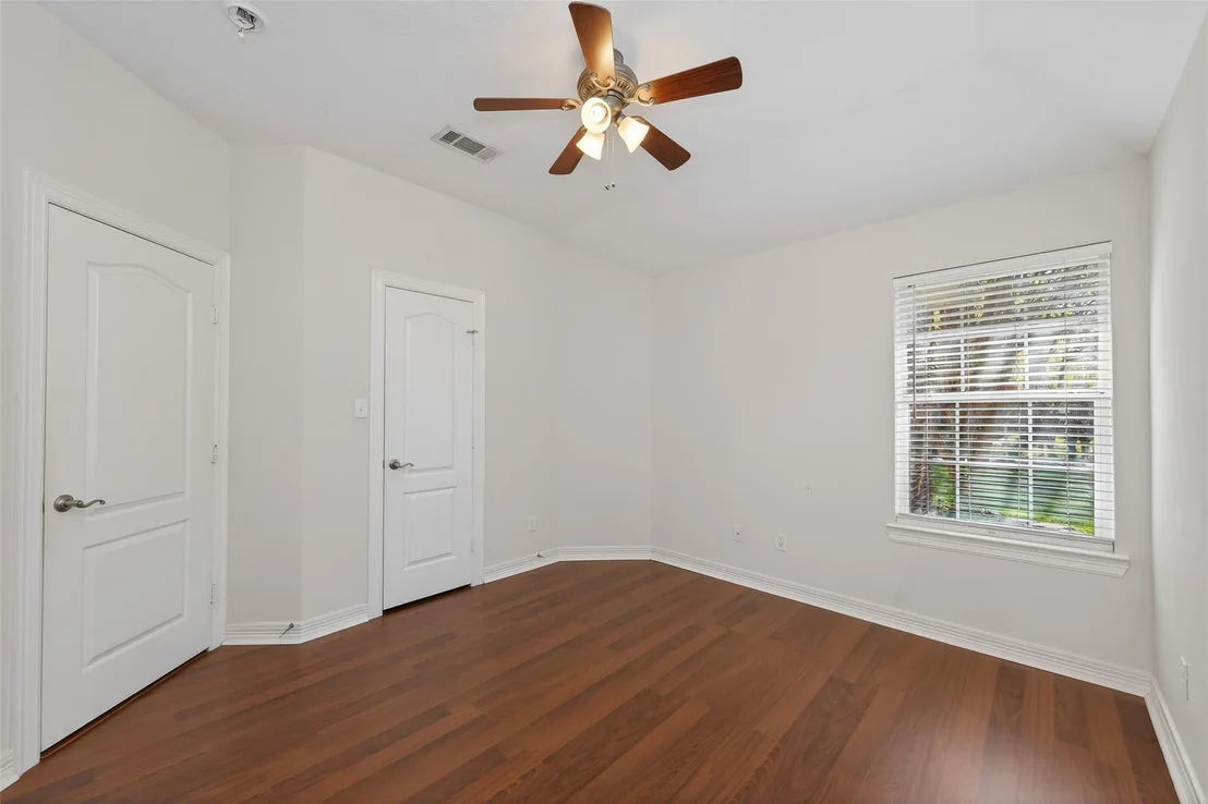 Photo of 3327 Willowbend Road