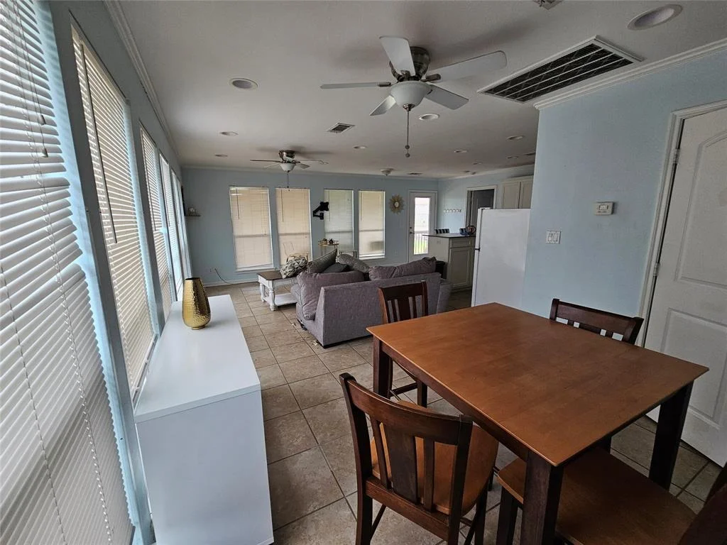 Photo of 970 Olive Drive
