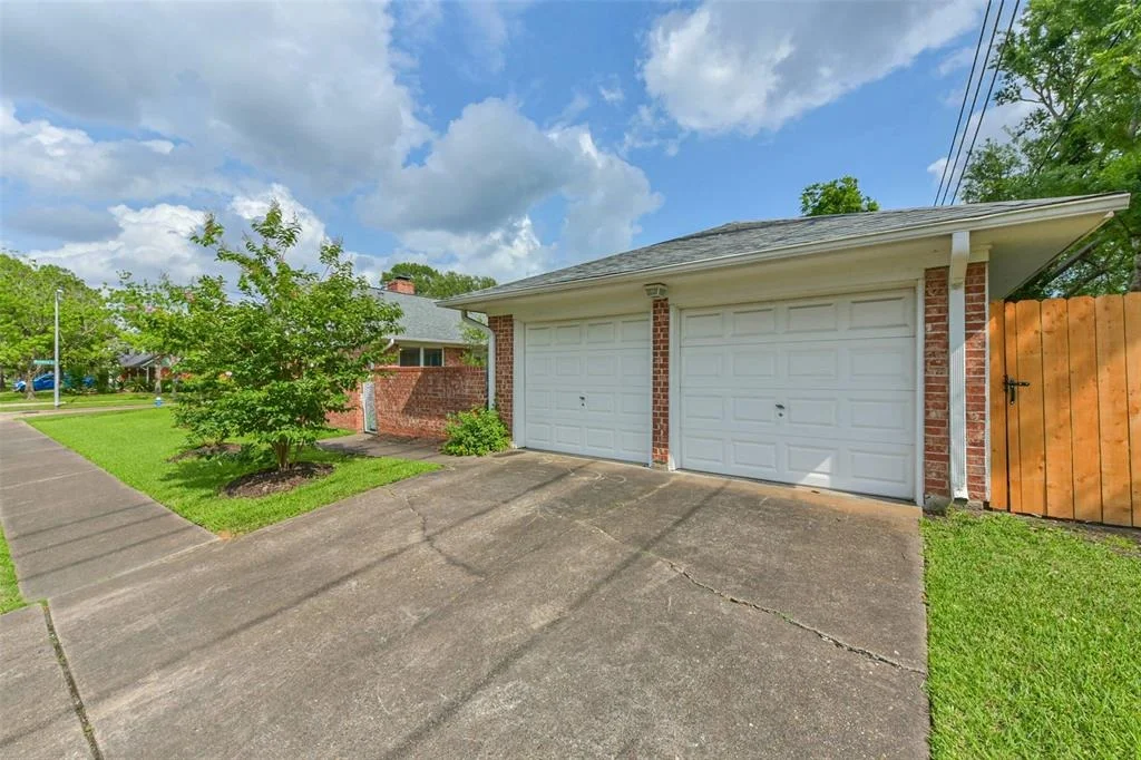 Photo of 7902 Redding Road