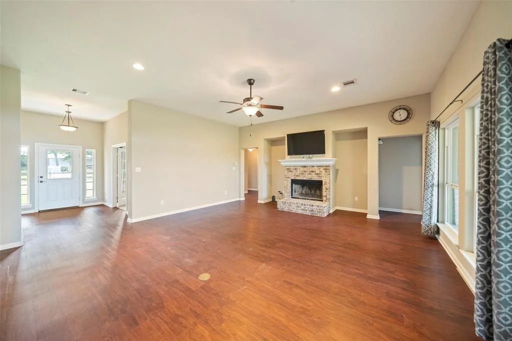 Photo of 8334 Rolling Oaks Drive