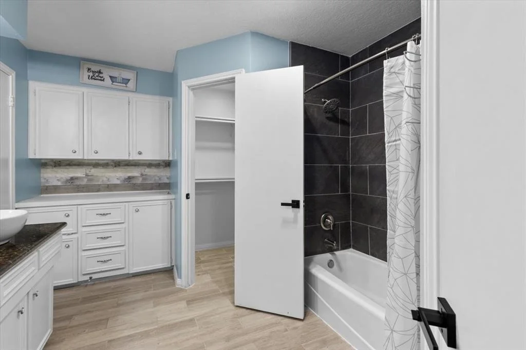Photo of 1015 Oxborough Drive