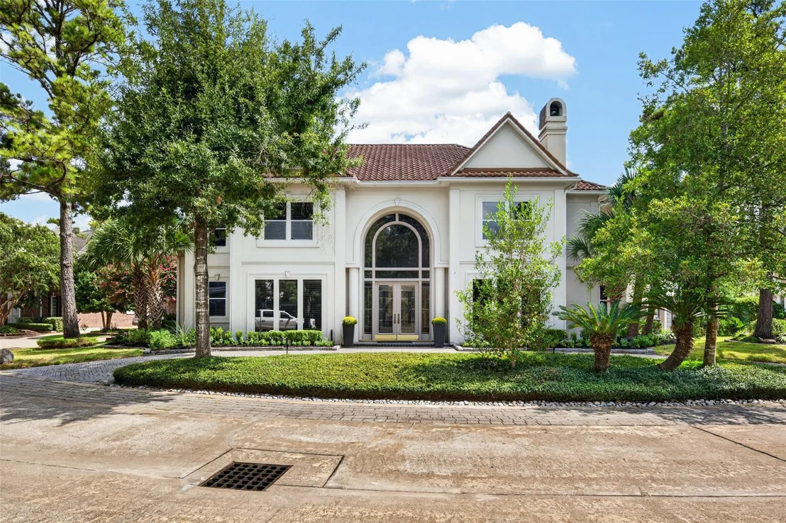 Photo of 2 W Terrace Drive