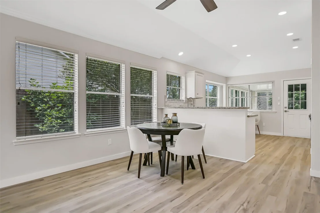 Photo of 3236 Lee Circle