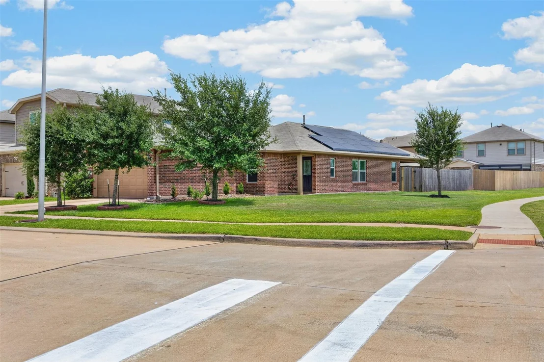 Photo of 5202 Pine Forest Ridge Street