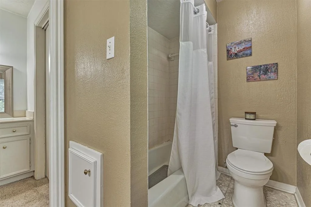 Photo of 6314 Knollview Drive