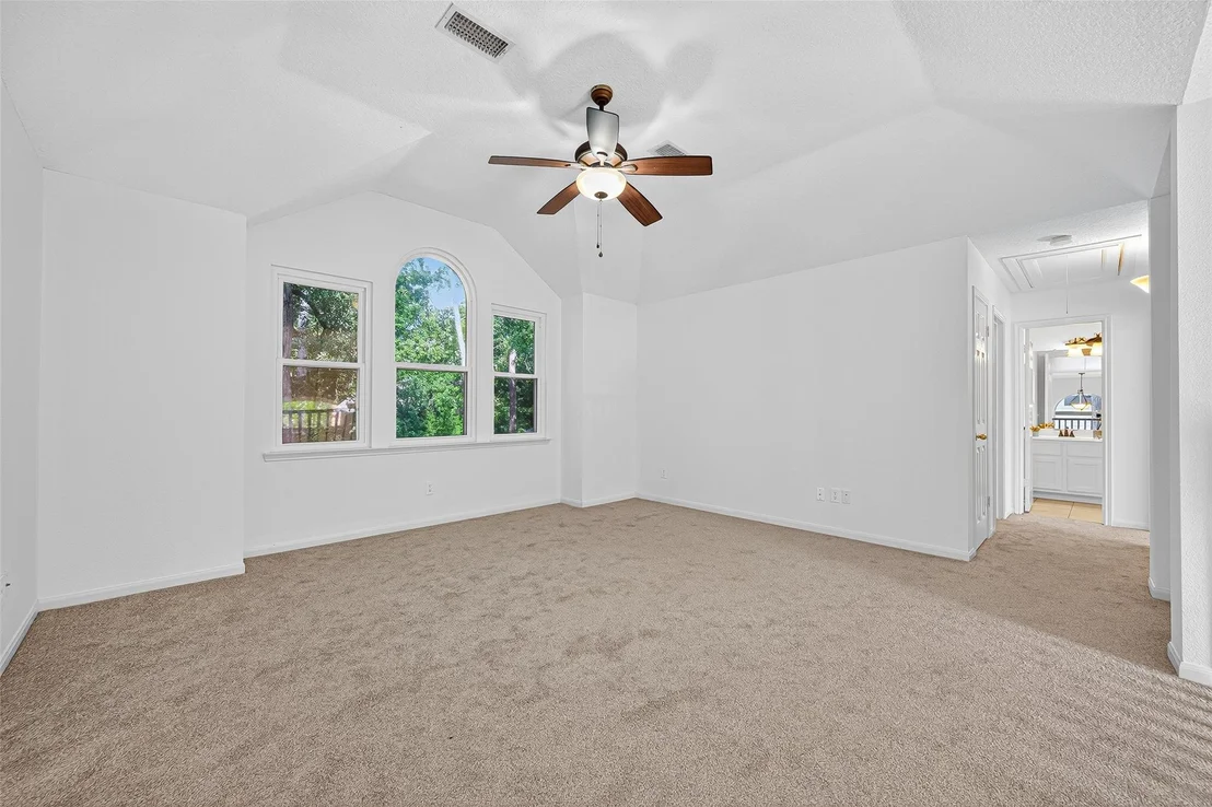Photo of 151 W Coldbrook Circle
