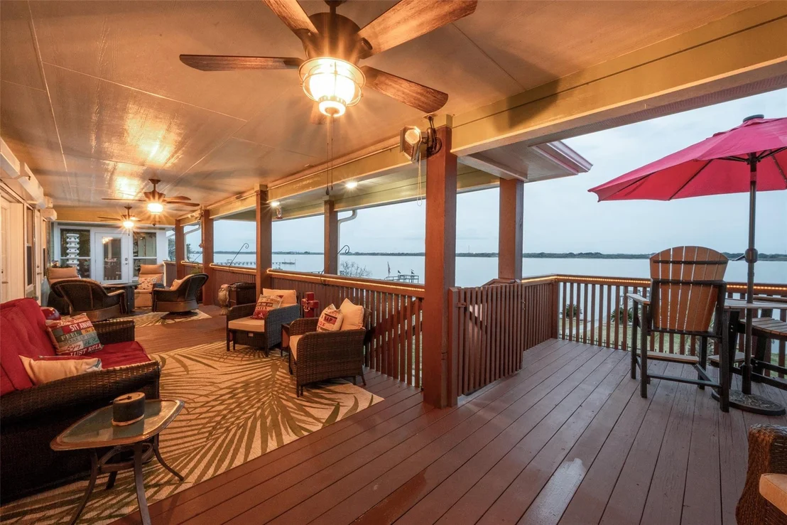 Photo of 792 W Bayshore Drive