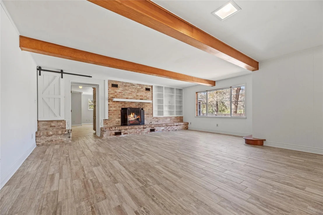 Photo of 23115 Cardinal Drive