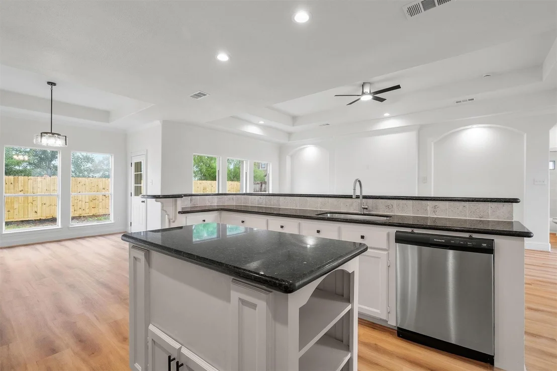 Photo of 227 Manor Avenue