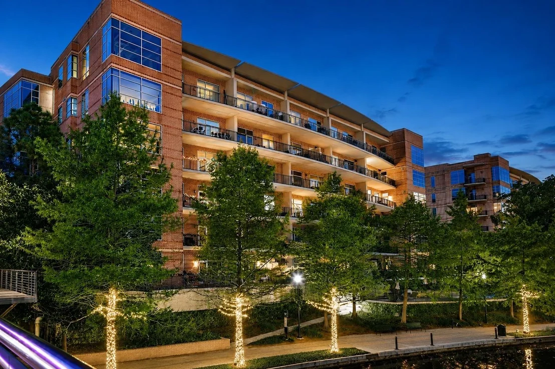 Photo of Unit 4E at 1 Waterway Court