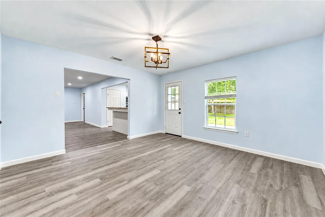 Photo of 910 Cedar Lane