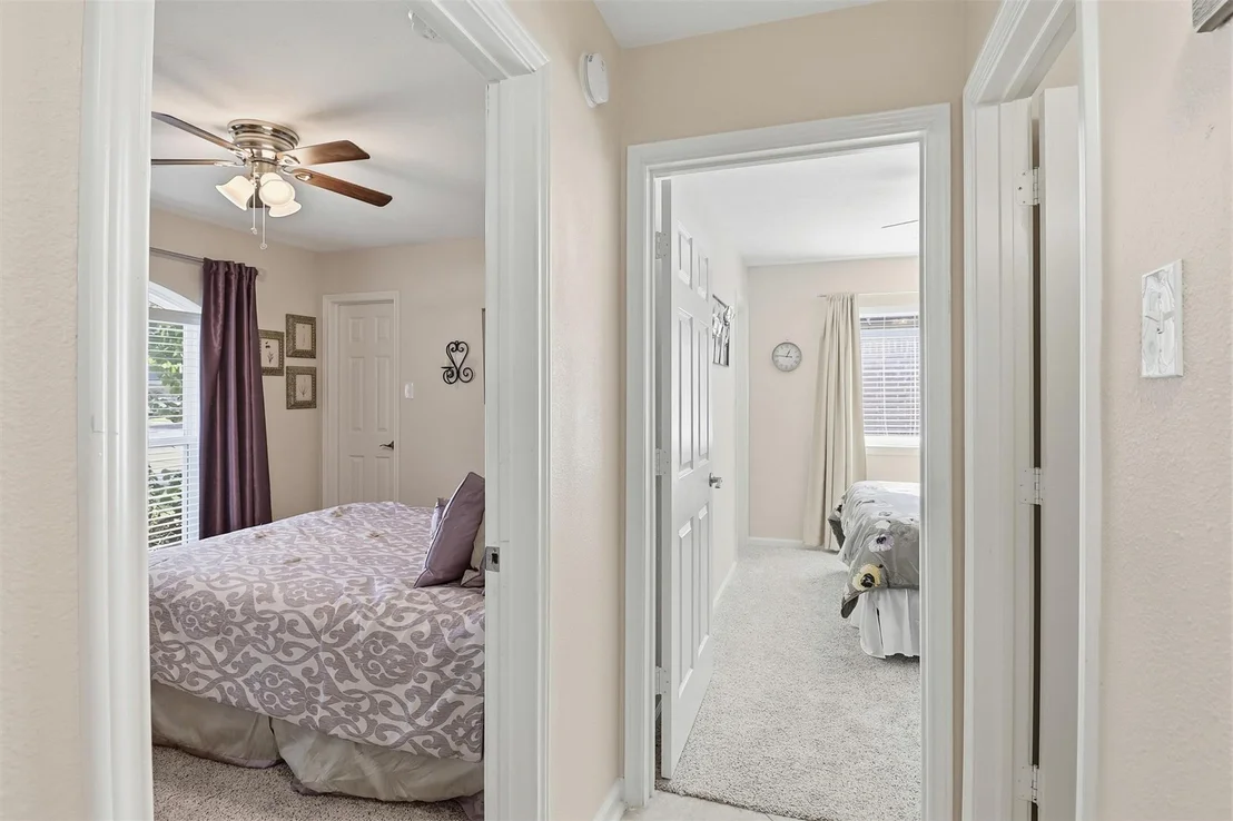 Photo of 6806 Oakleaf Trail Lane