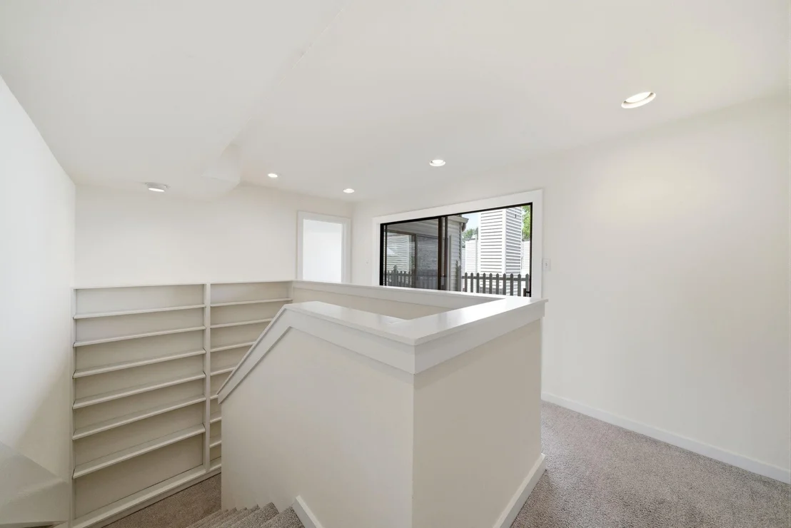 Photo of Unit A at 1107 Jackson Boulevard