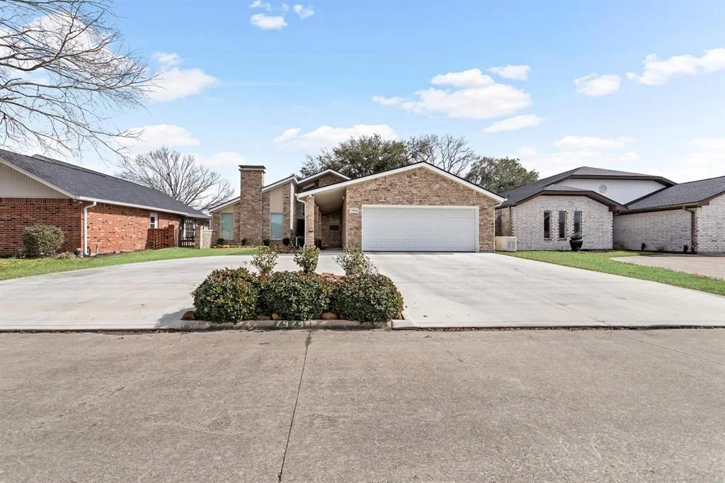 Photo of 7924 Golfhill Drive