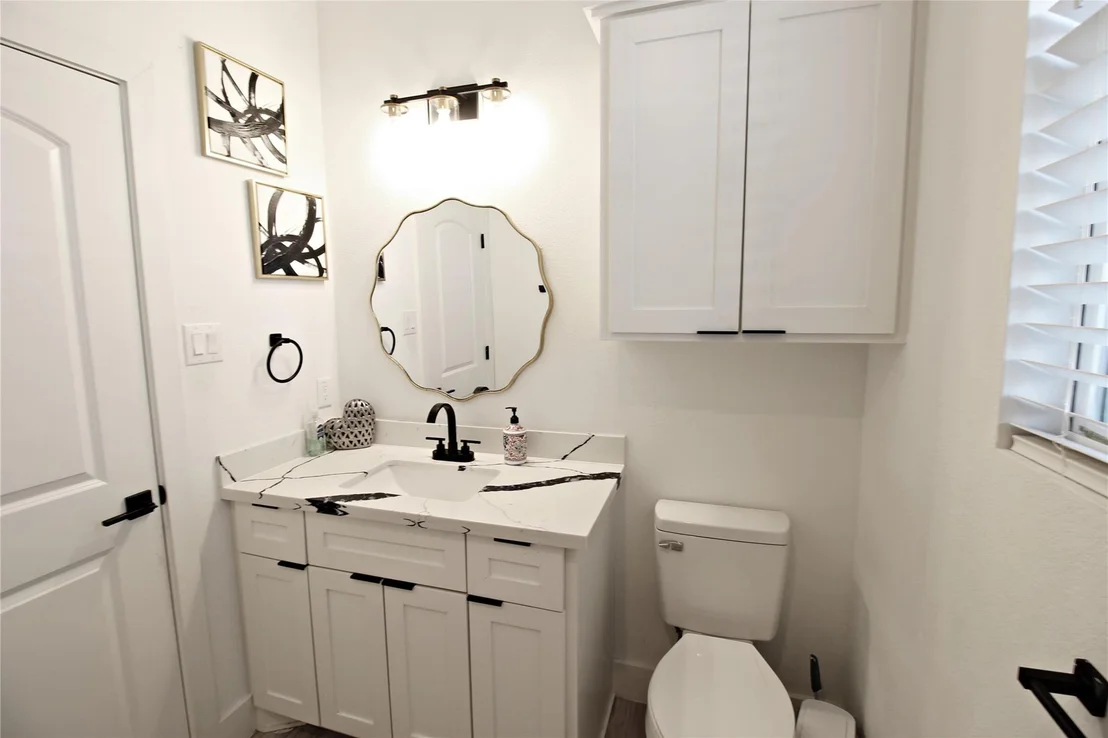 Photo of 1118 N Shepherd Drive