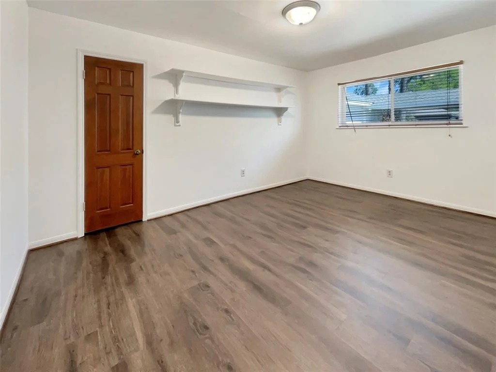 Photo of 907 Kingsbridge Road