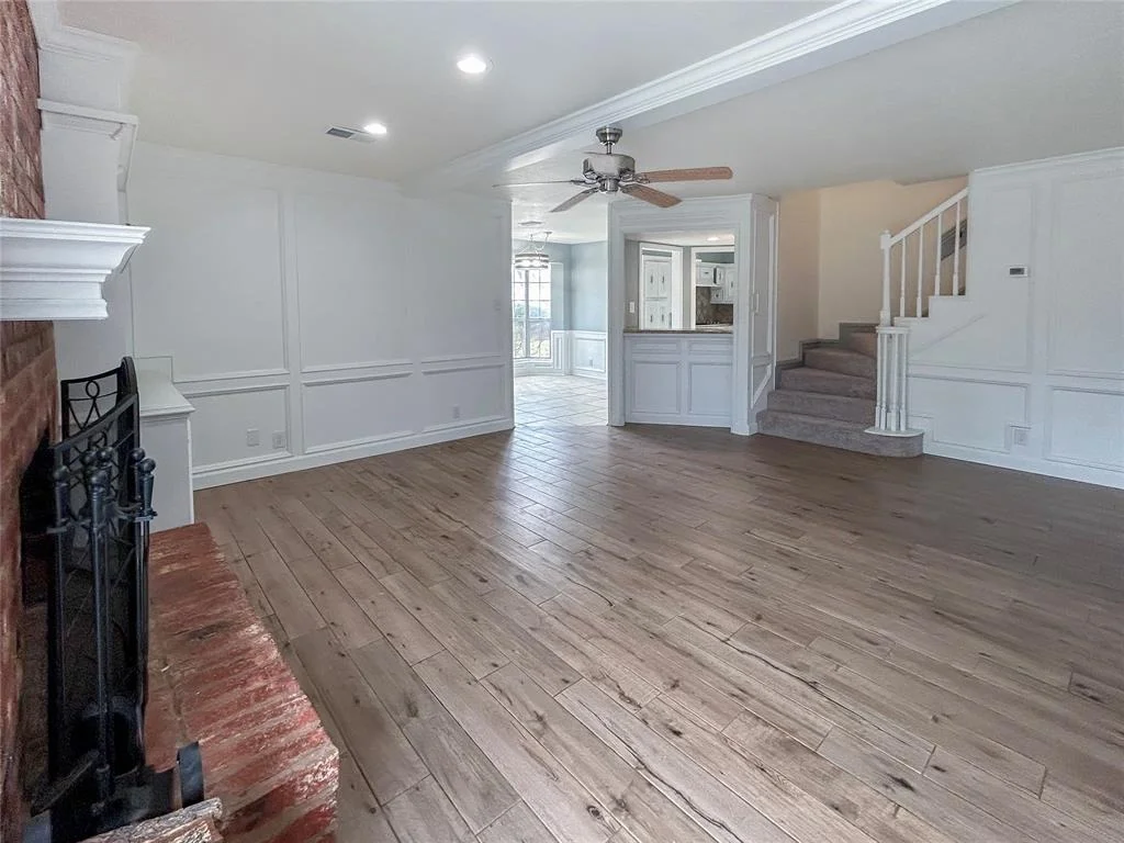 Photo of 129 White Oak Drive