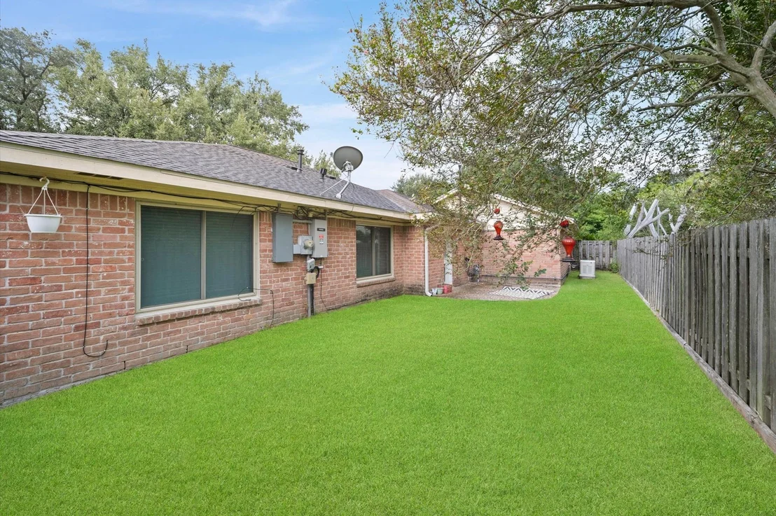 Photo of 6114 Rollingbrook Drive