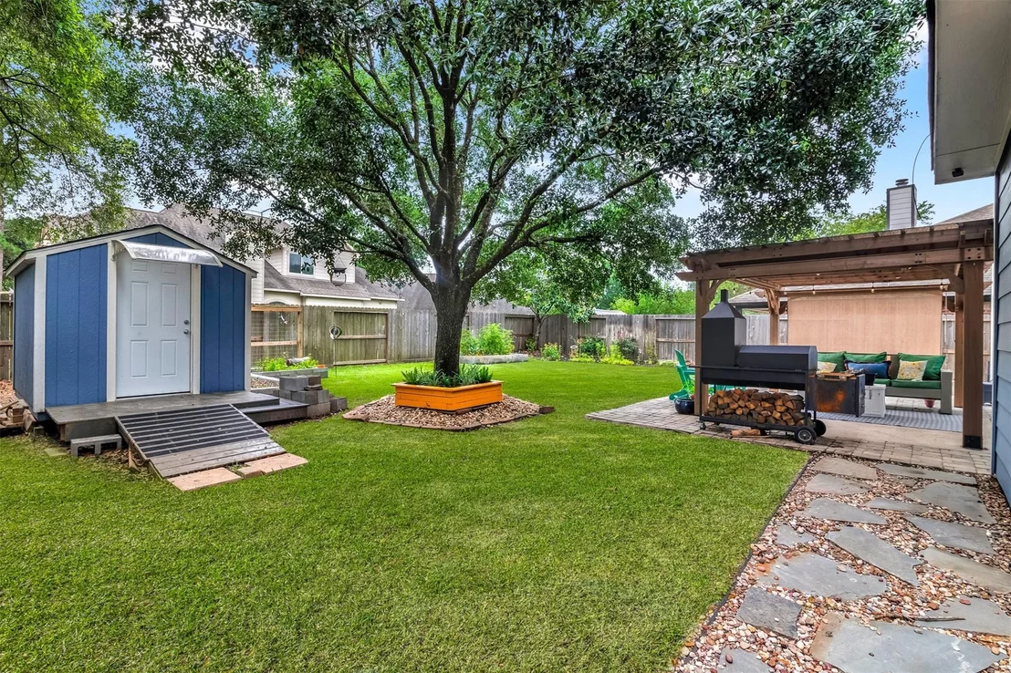 Photo of 19303 Young Oak Street
