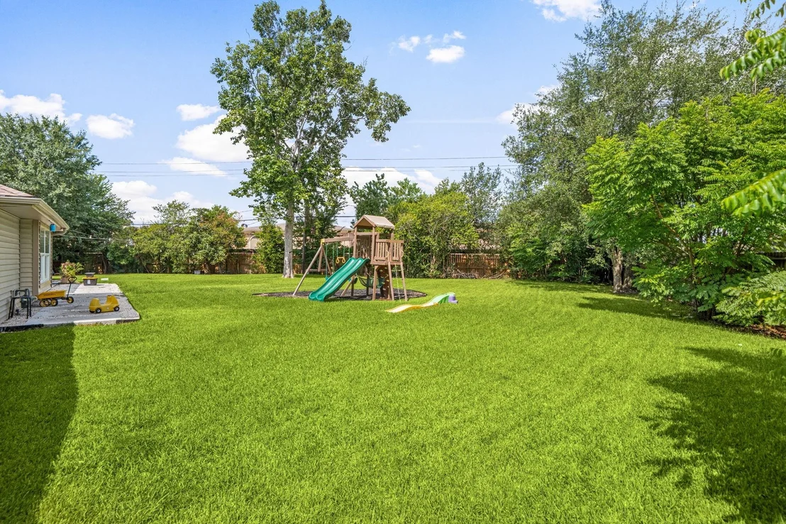Photo of 2211 Pomeran Drive