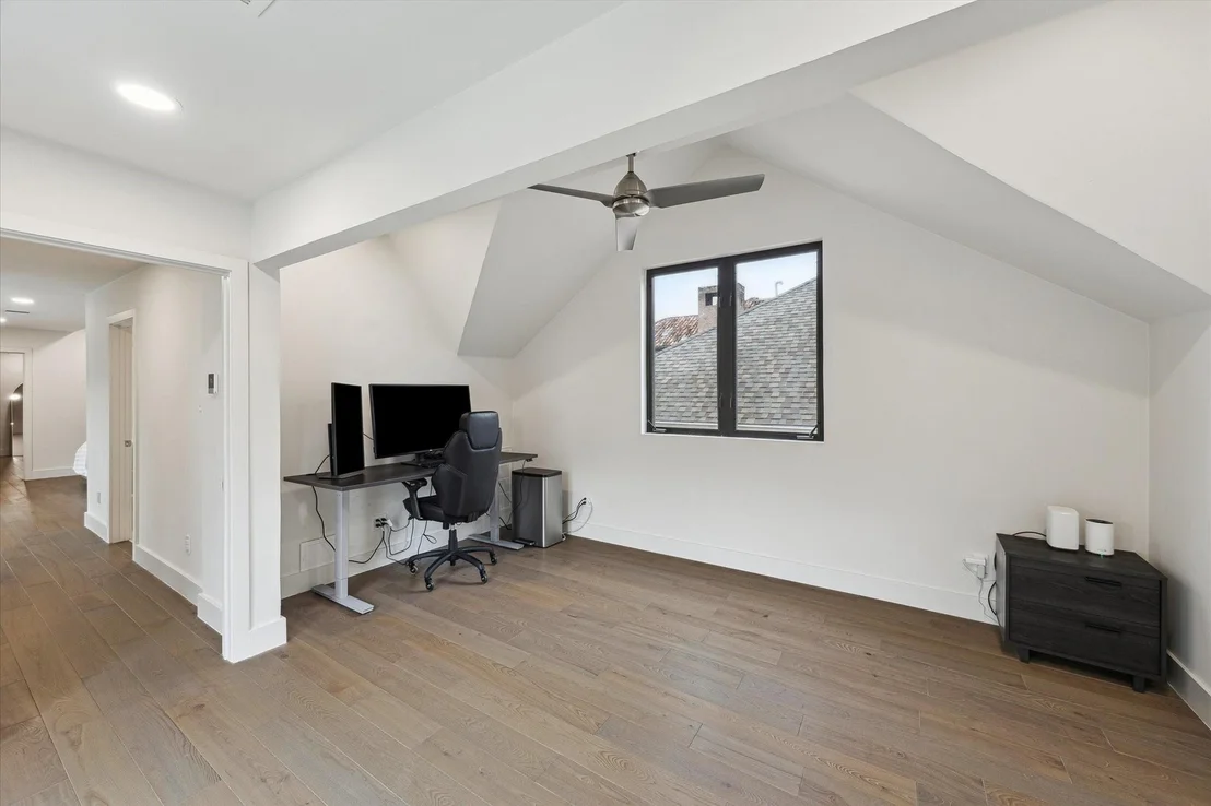 Photo of 6348 Vanderbilt Street