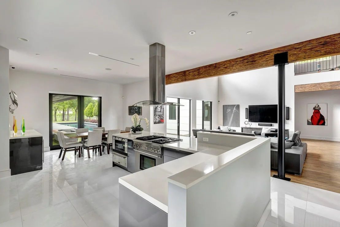 Photo of 8317 Hunters Creek Drive