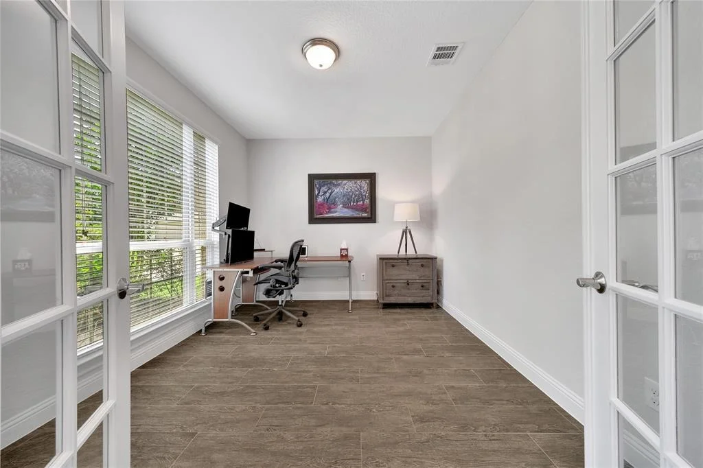 Photo of 19 N Wheatleigh Drive