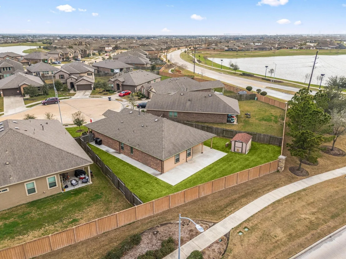 Photo of 18442 Grayson Bluff Way