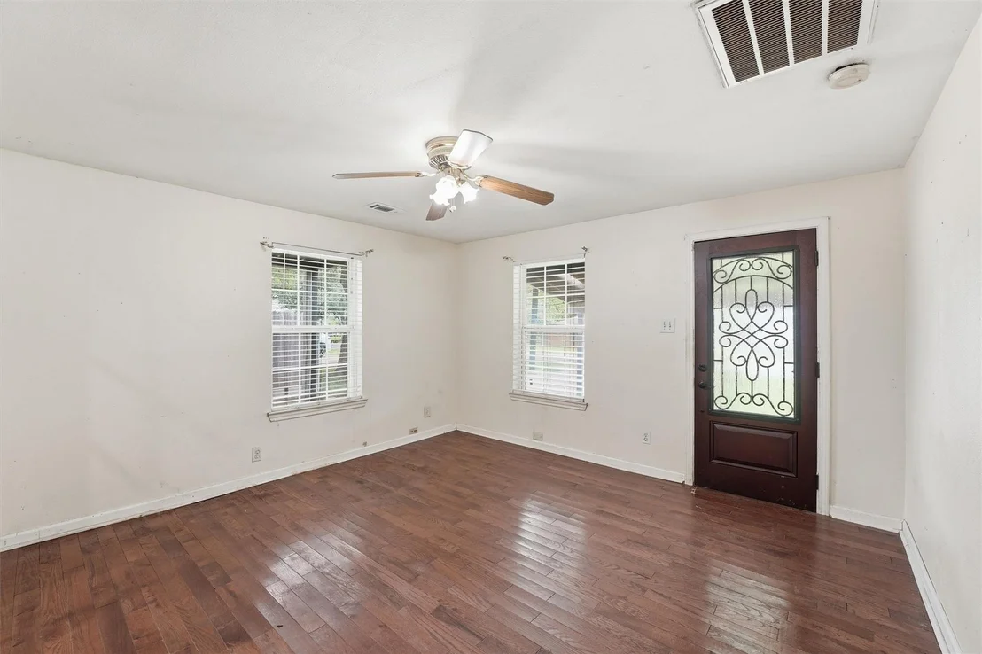 Photo of 2922 Pansy Street