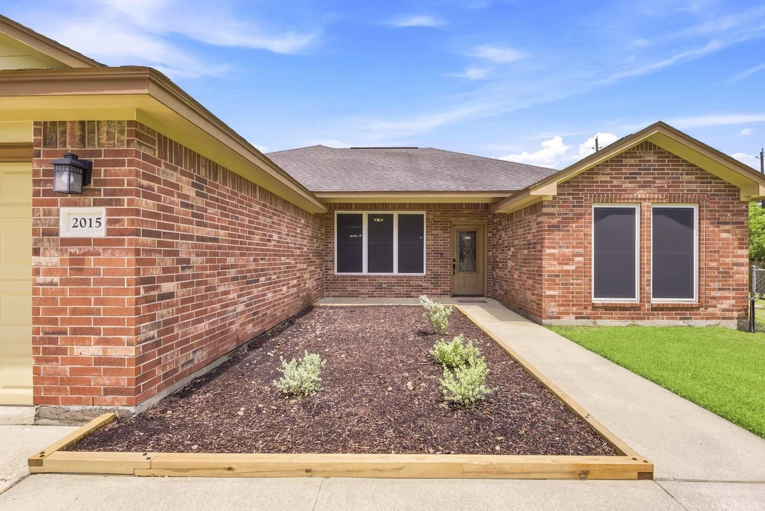 Photo of 2015 Shouse Road