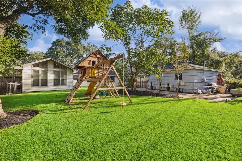 Photo of 303 Bayou View Drive
