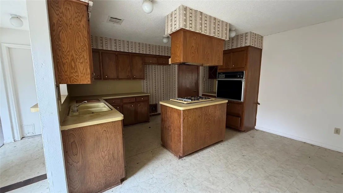 Photo of 4227 Willow Beach Drive