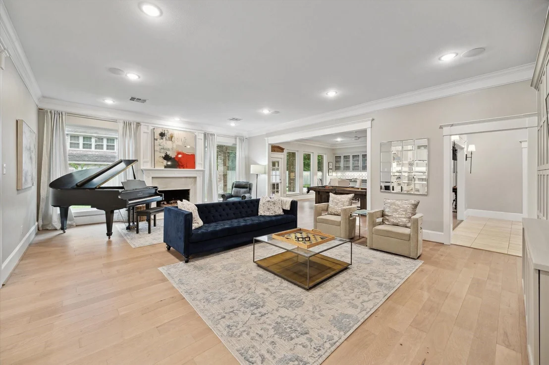 Photo of 8703 Chelmsford Lane