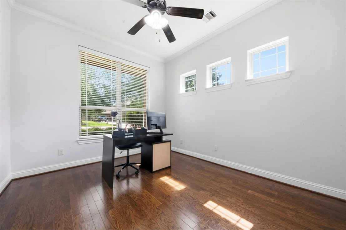 Photo of 15823 Pine Country Boulevard