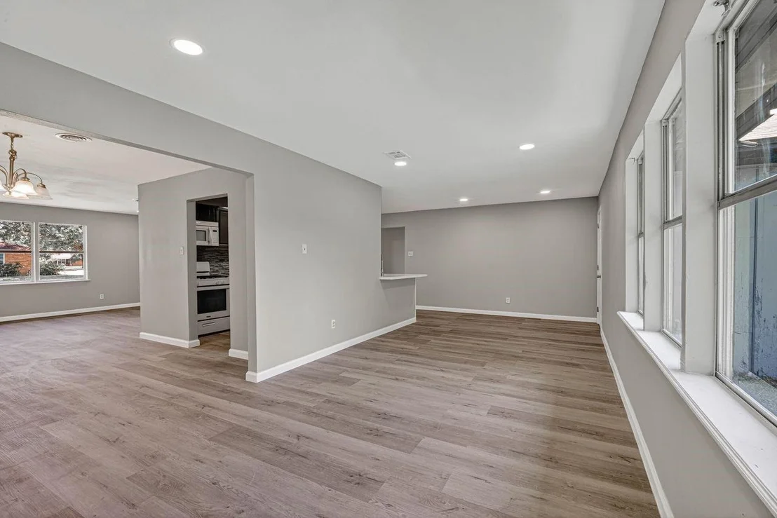 Photo of 701 Oriole Lane