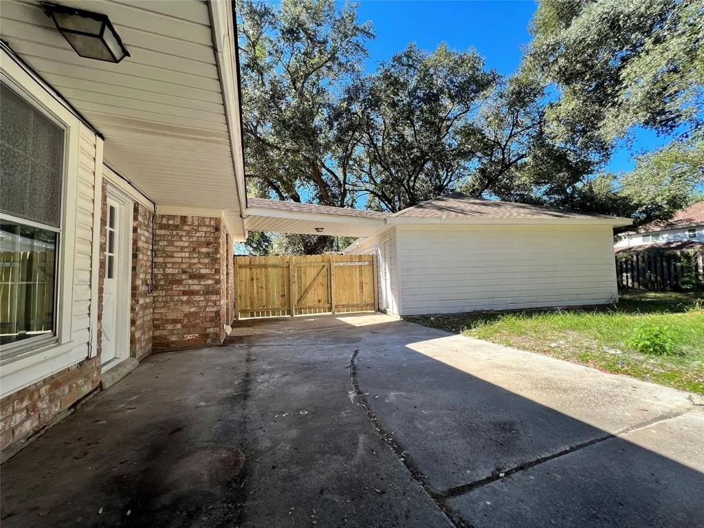 Photo of 1022 Tuliptree Lane