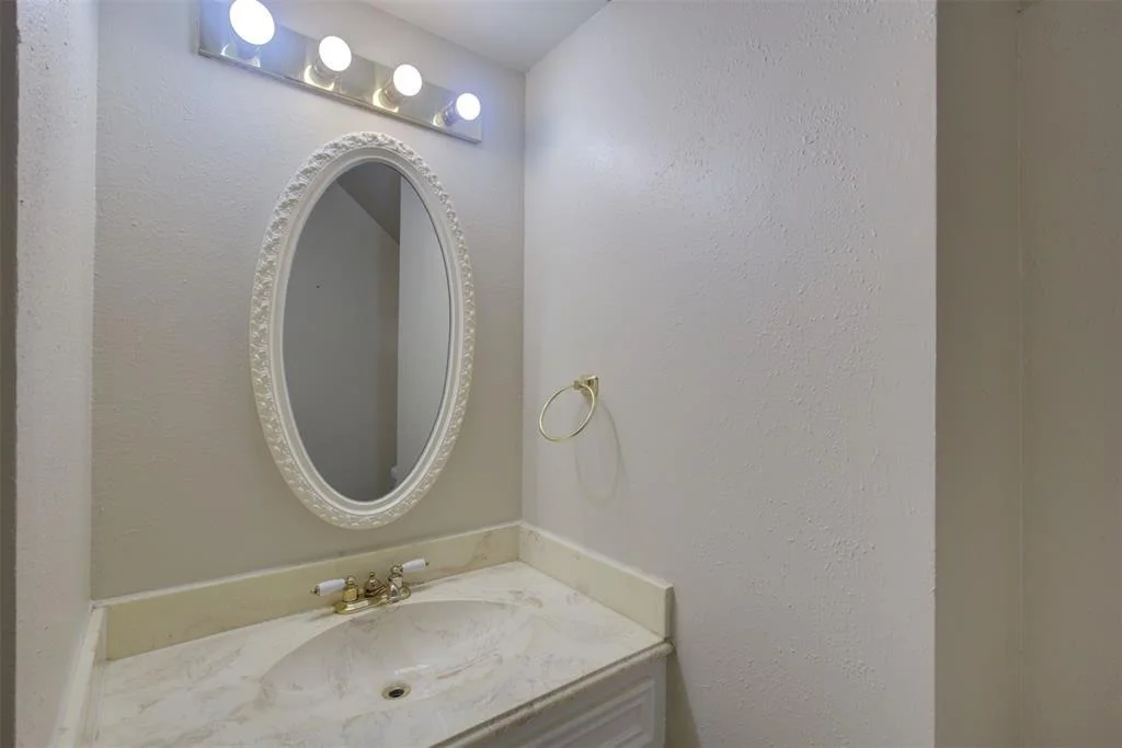 Photo of 17611 Loring Lane