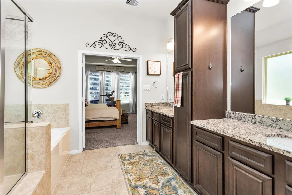 Photo of 9184 White Tail Drive