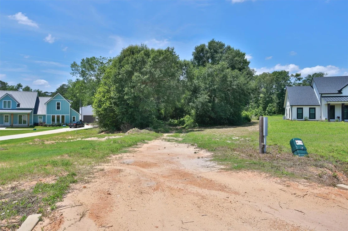 Photo of 120 Quiet Springs Trail
